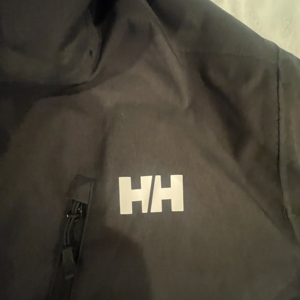 Helly Hansen insulated large men’s ski jacket.